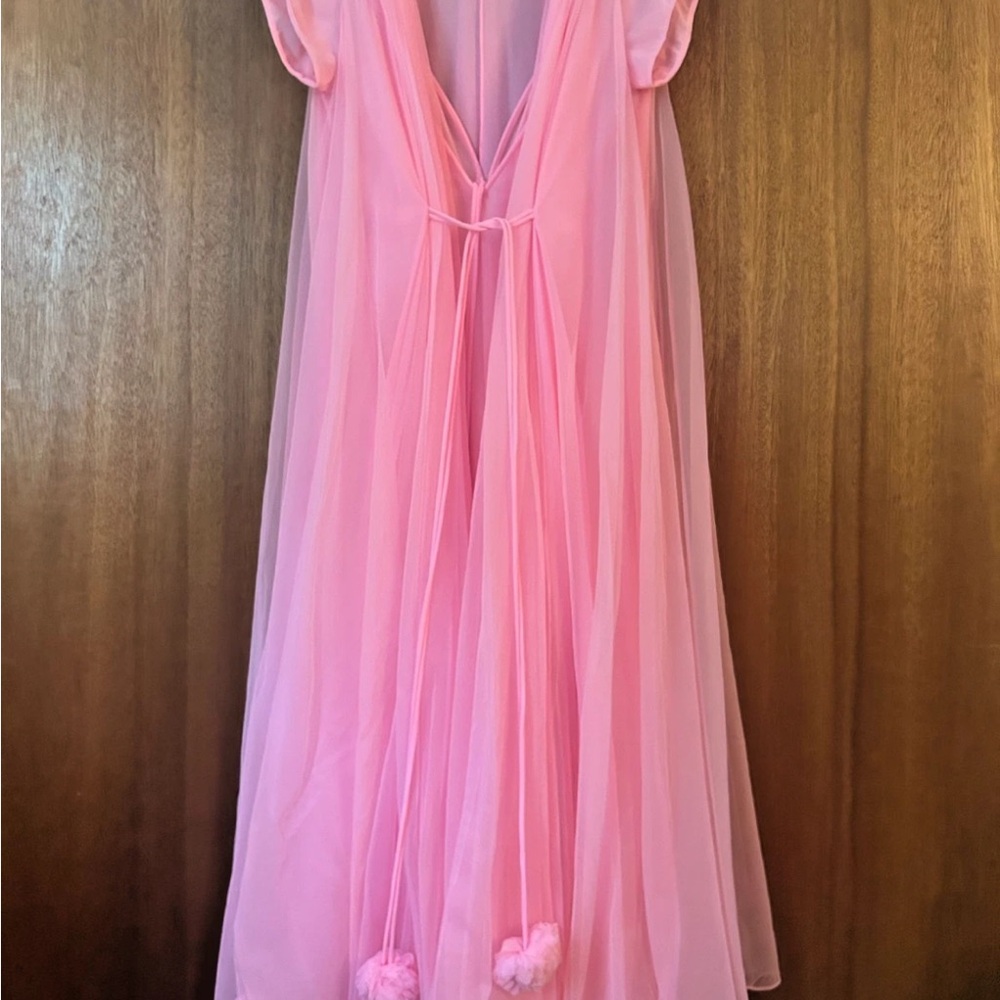 💕Lucie Ann 4 Layers Pink Chiffon Peignoir Set with Pom Accents! Amazing!